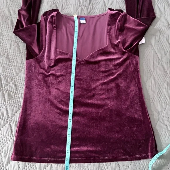NWT Old Navy Women’s Velvet Long Sleeve Top, Size Large - Picture 7 of 7